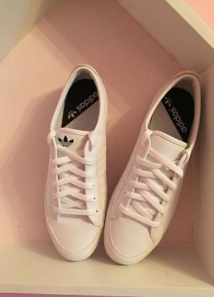 Кроссовки adidas