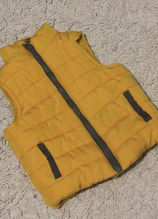 Желтая жилетка безрукавка mothercare на 1-1,5 года рост 86 см