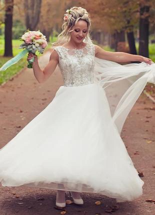 Свадебное платье с кристалами swarovski