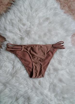 Плавки с вырезами