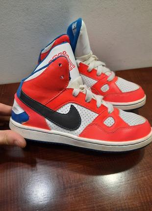 Високі кросівки nike