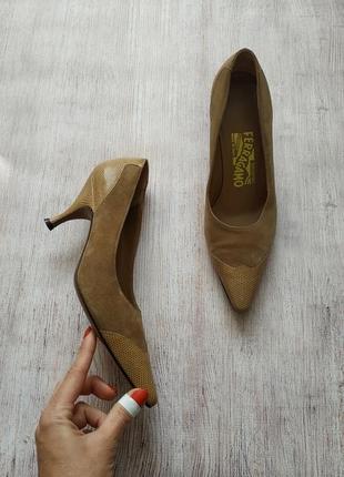 Salvatore ferragamo, классические кожаные туфли лодочки