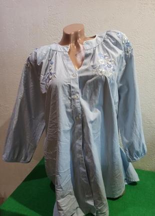 Красивая рубашка с вышивкой от laura torelli-50р.1 фото