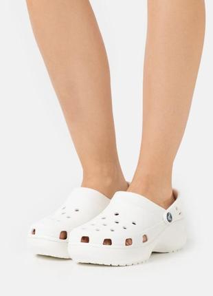Крокс класік клог платформа білі crocs women's classic platform clog white