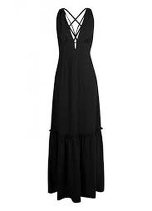 Черное платье в пол на бретелях1 фото