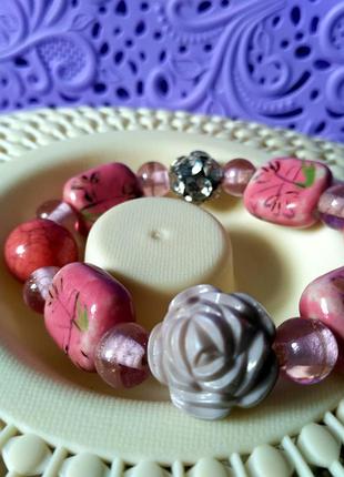 Розовый браслет с керамическими бусинами3 фото