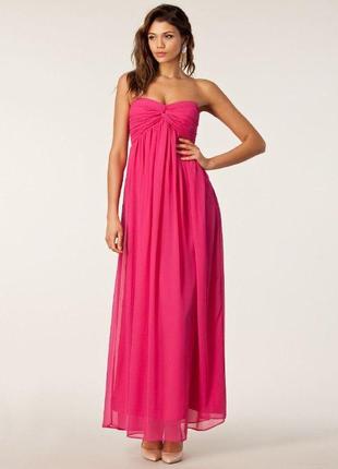 Розовое длинное платье бандо1 фото