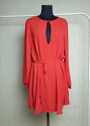 Яркое трендовое красное платье легкое с поясом