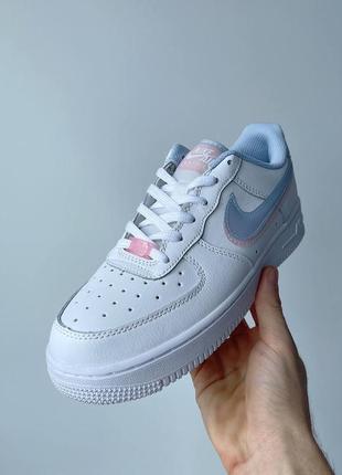 Женские стильные весенние кроссовки nike air force2 фото