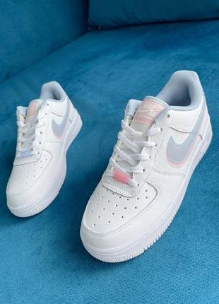 Женские стильные весенние кроссовки nike air force4 фото