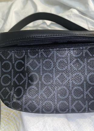 Сумочка бублик на пояс оригінал calvin klein