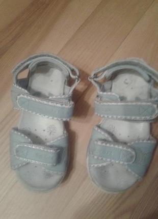 Босоніжки для дівчинки geox розмір 27