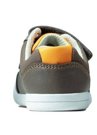 Кроссовки детские кожаные clarks5 фото