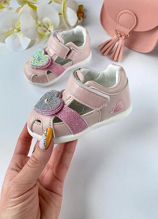 Босоножки на девочку