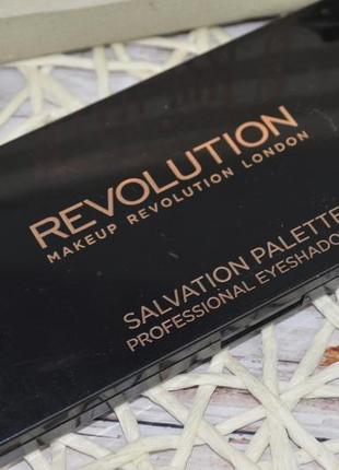 Палетка тіней для повік makeup revolution salvation palette run run boy9 фото