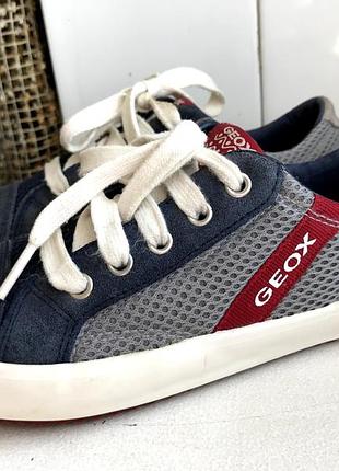 Фирменные кожаные кроссовки geox 33р.оригинал