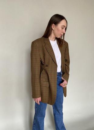 Пиджак с декоративной деталью