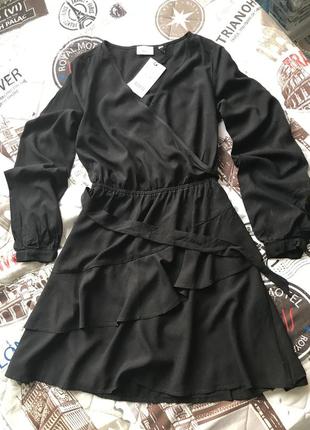 Класическое черное платье