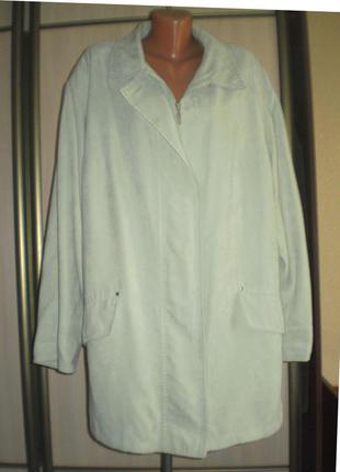 Красива вітровка р. 58-60 на пишну пані