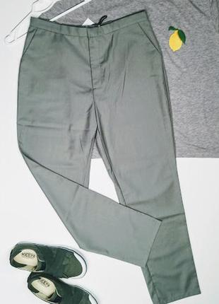 Класичні брюки з високою посадкою na-kd