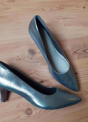 Туфлі clarks, елегантні човники, маленький каблук, натуральна шкіра, великий розмір
