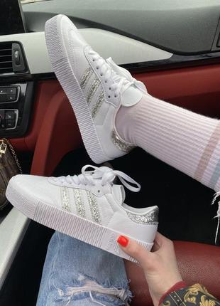 Женские белые кроссовки адидасы adidas