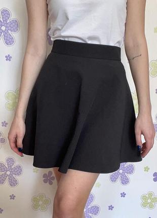 Чорна спідниця