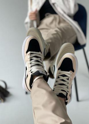 Nike air jordan 1 retro high beige black white женские кроссовки4 фото