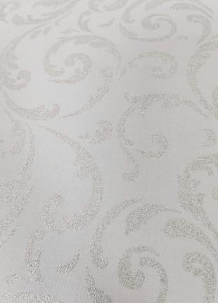 Ролеты белые с вензелями