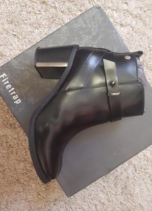 Шикарні чорні ботинки firetrap 26см
