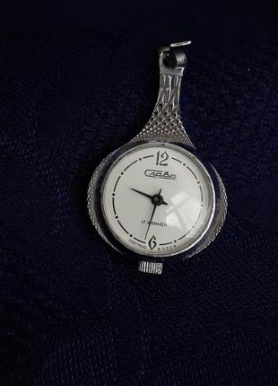 Часы кулон слава ссср советские в металлическом корпусе винтаж6 фото