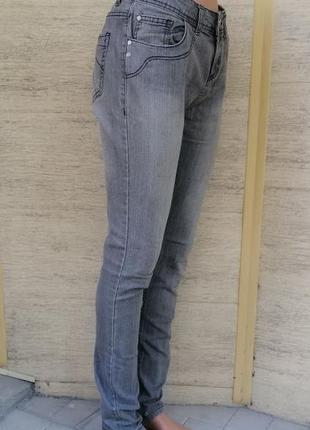 Серые джинсы super skinny denim co2 фото