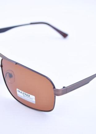 Фирменные солнцезащитные очки matrix polarized  mt8416 на крупное лицо4 фото