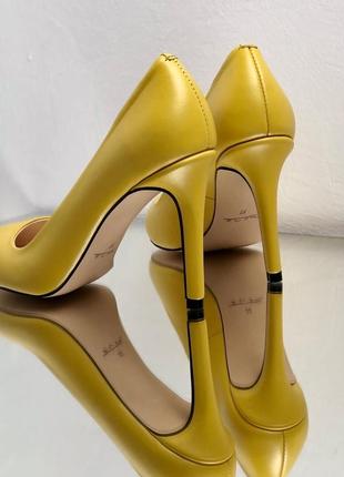 Туфли лодочки из натуральной желтой кожи на шпильке 9,5см3 фото