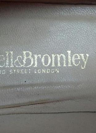 Лаковые повседневные туфли на широкую ногу  низкий ход russell&bromley коралловый цвет3 фото