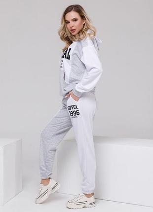 Костюм с принтом