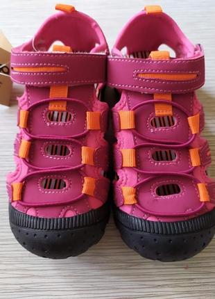 Босоніжки із закритим носком р. 32 (21 см) р. 33 (21,3 см) чехія