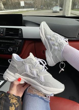 Женские кроссовки adidas ozweego white/silver