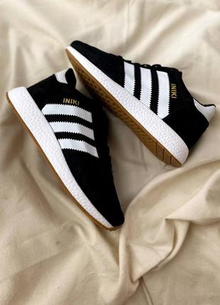 Женские кроссовки adidas iniki white/black