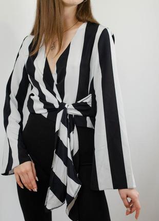 Primark черно белая полосатая блуза на запах с широкие рукавами клеш, вертикальная полоска1 фото