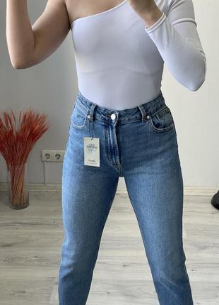 Крутые джинсы mom denim co6 фото