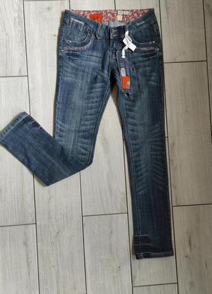 Подростковые джинсы