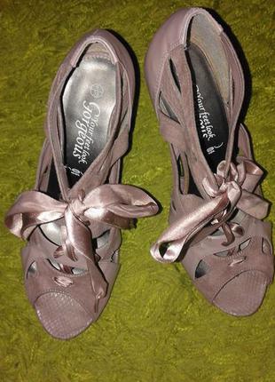 Босоножки-ботиночки женские 39р4 фото