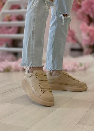 Alexander mcqueen кожаные женские кроссовки маквин бежевые (36-41)7 фото