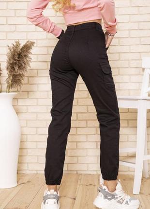 Женские брюки карго черного цвета4 фото