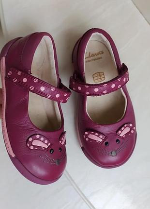 Шкіряні туфлі clarks,21 розмір, в'єтнам