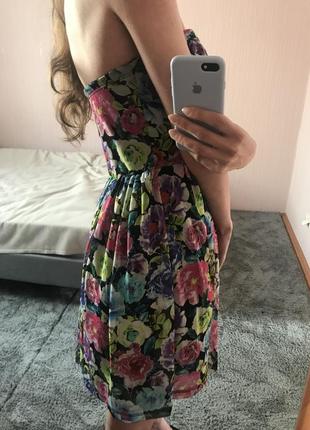 Пишна сукня з квітковим принтом2 фото