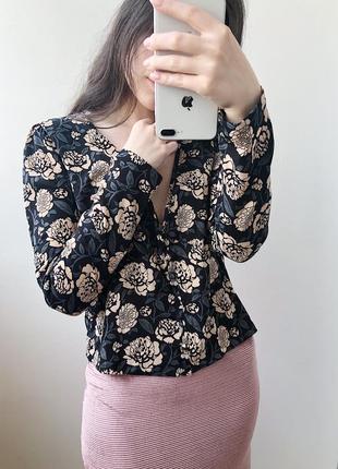 Блуза в цветы с вырезом на пуговицах легкая рубашка2 фото