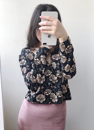 Блуза в цветы с вырезом на пуговицах легкая рубашка4 фото
