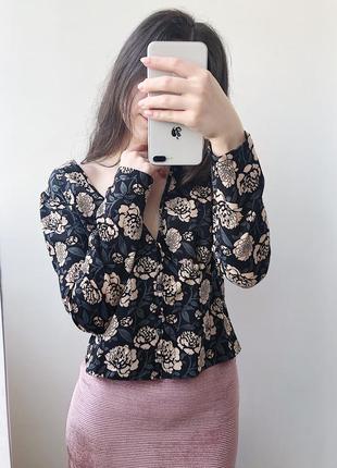 Блуза в цветы с вырезом на пуговицах легкая рубашка3 фото